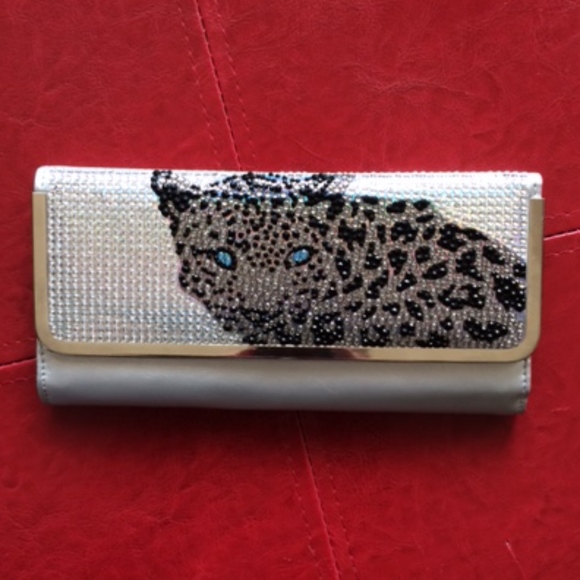 Unbranded Handbags - Silver Vinyl Rhinestone Leopard Wallet